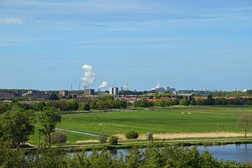 Landscape with the IJmuiden blast furnaces in the background by Robin Verhoef