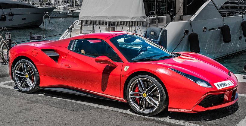 Bright red Ferrari by Ivo de Rooij