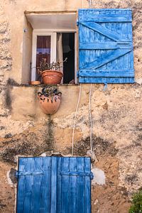 Blaue Fenster  in der Provence von Christian Müringer