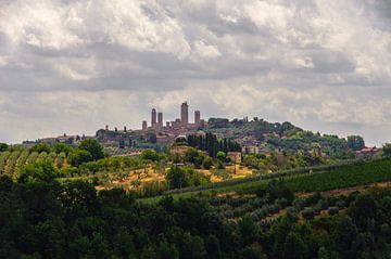 Blik op San Gimignano 1 - Toscane - Italie van Jeroen(JAC) de Jong