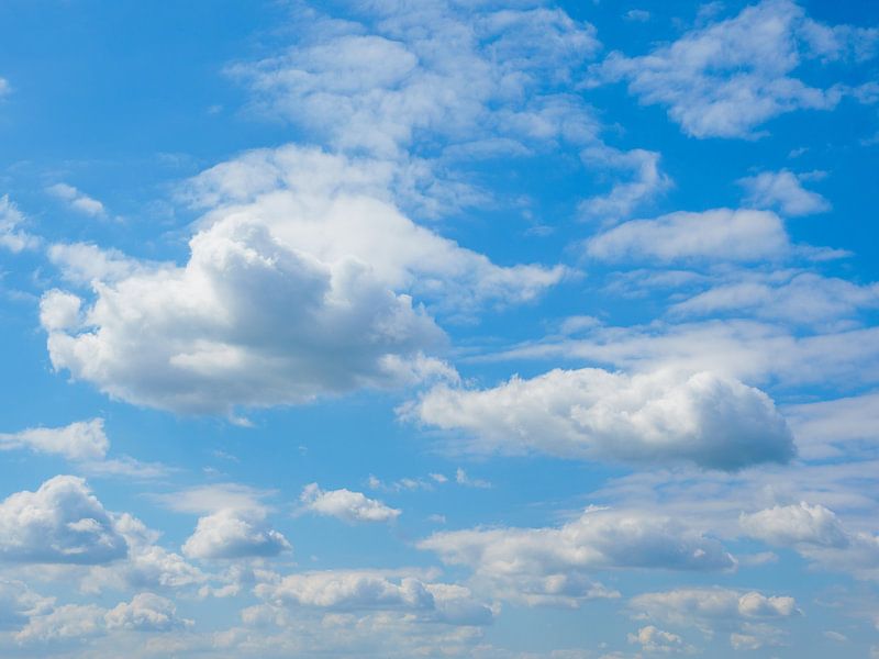 Sky with clouds by Mustafa Kurnaz