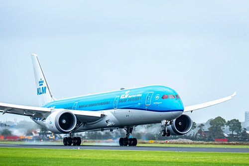 KLM Boeing 787 Dreamliner bei der Landung auf dem Flughafen Schiphol von Sjoerd van der Wal Fotografie