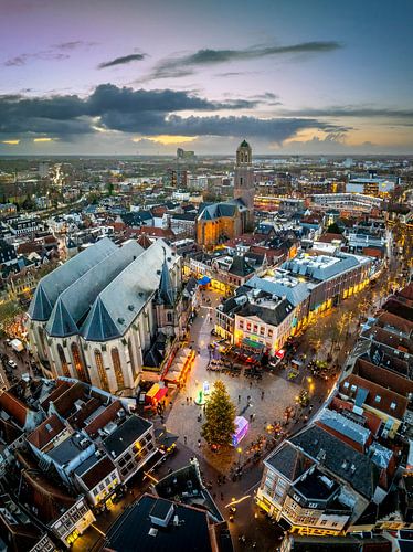 Zwolle binnenstad tijdens zonsondergang