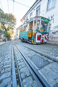 De tram van Lissabon van Leo Schindzielorz