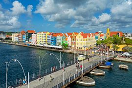 Handelskade en Pontjesbrug Curacao - drone opname van Keesnan Dogger Fotografie