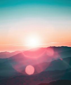 Sonnenkuss für Alpengipfel