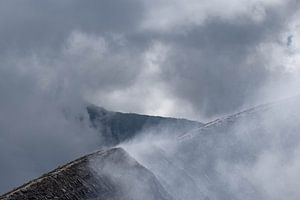 Le volcan Bromo fumant - gros plan