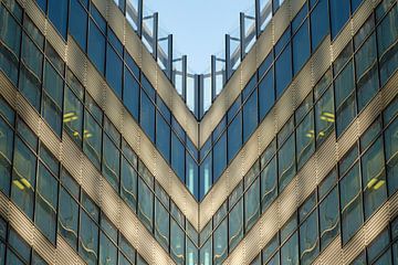 BERLIN Glasfassade - mirrored illusions von Bernd Hoyen