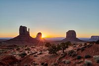 Sonnenaufgang ueber dem Monument Valley
