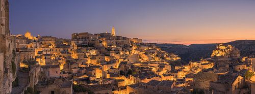Panorama und Sonnenaufgang über Matera, Italien von Henk Meijer Photography