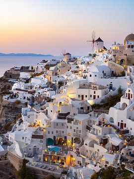 Zonsondergang over Santorini, Griekenland van Teun Janssen