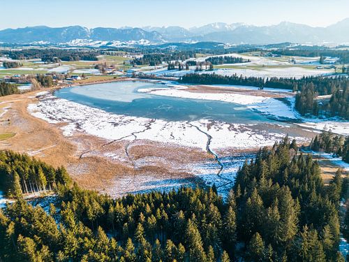 Winterlandschap met meer