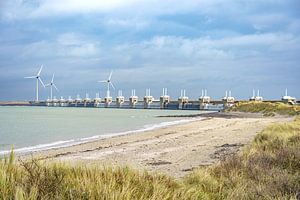 Deltawerken in Zeeland: de Oosterscheldekering. van Jaap van den Berg