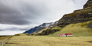 Iceland, land of contrasts by Bas Wolfs