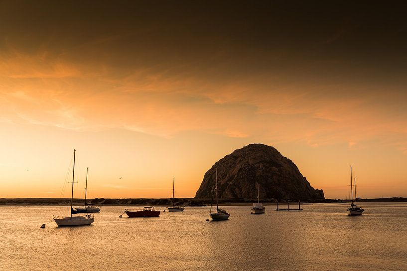 Morro Bay - Morro Rock - Californie van Keesnan Dogger Fotografie