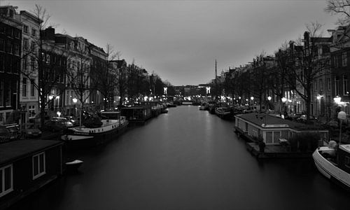 Amsterdam bevroren gracht van Richard de Nooij