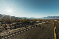 Weg door Death Valley National Park | Reisfotografie fine art foto print | Californië, U.S.A. van Sanne Dost thumbnail
