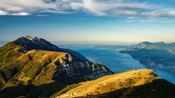 Monte Baldo zum Sonnenaufgang und Südlicher Gardasee