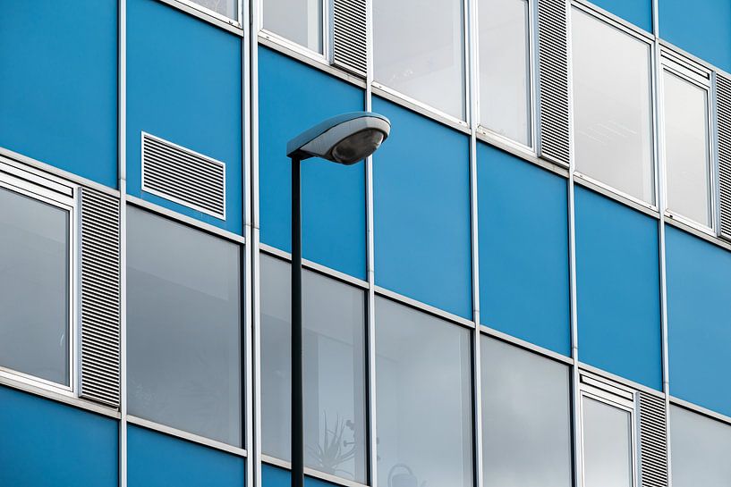 Sky blue building in Brussels by Werner Lerooy