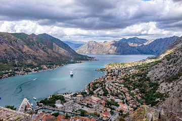 Baai van Kotor Montenegro van Heleen Pennings
