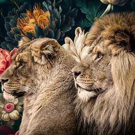 Prachtig leeuwen koppel in de bloemen van Marjolein van Middelkoop