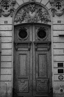 Ein Eingang zu Paris in schwarz-weiß | Paris | Frankreich Reisefotografie