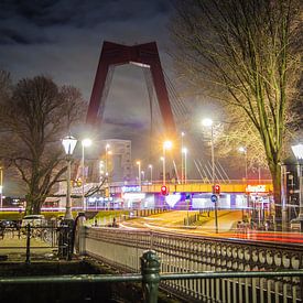 Rotterdam bei Nacht - Willemsbrug von Suzan van Pelt