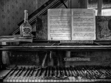 Lieu abandonné - Piano - amour silencieux sur Carina Buchspies