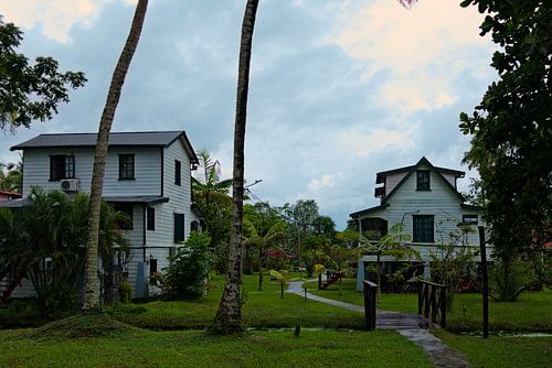 Voormalige politiewoningen op plantage Frederiksdorp