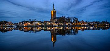 Hasselt sunset view on the riverbank of the Zwarte Water by Sjoerd van der Wal Photography