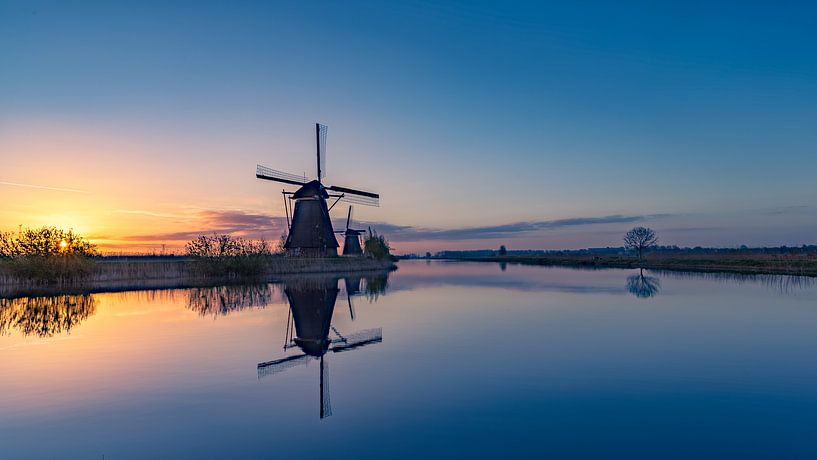 Sunrise @ Kinderdijk van Michael van der Burg