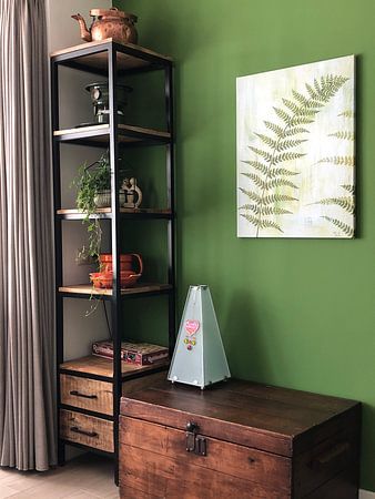 Bemalung eines Farnblattes