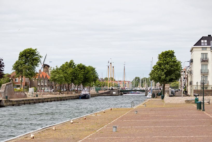 Zicht op Hellevoetsluis van Miranda van Hulst