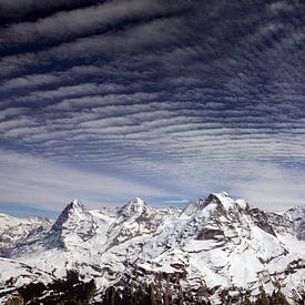 Nuages de moutons sur l'Eiger, le Mönch et la Jungfrau sur Bettina Schnittert