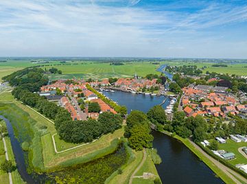Blokzijl luchtfoto tijdens de zomer in Nederland van Sjoerd van der Wal