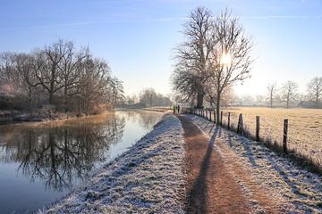 A cold and clear early morning along the Kromme Rijn river, near Utrecht, the Netherlands