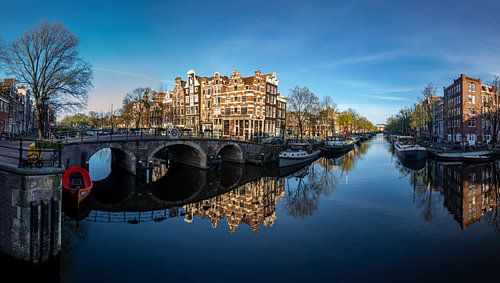 Paper mill lock on the Brouwersgracht in Amsterdam