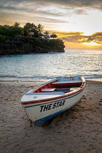Boot am Strand von Curaçao