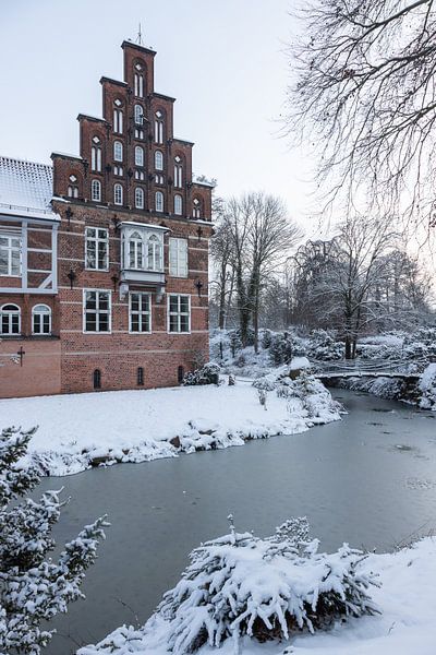 Kasteel in Hamburg Bergedorf in de winter van Marc Heiligenstein