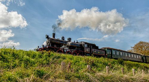 Stoomtrein bij vertrek uit Eys