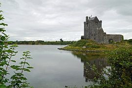 Dunguaire Castle steht in der Nähe von Kinvara im Süden der Grafschaft Galway in Irland.