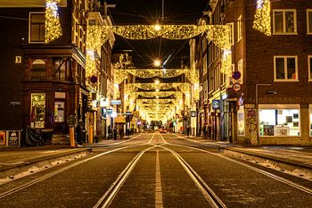 L'Utrechtsestraat à Amsterdam la nuit.