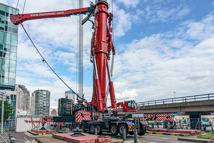 Liebherr-Hebekran LTM 11200 von Mammoet. von Jaap van den Berg