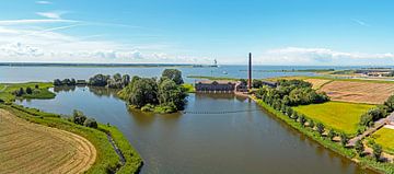 Lucht panorama van het Wouda gemaal bij Lemmer in Friesland Nederland van Eye on You