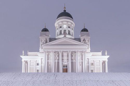 Helsinki Domkerk in de avond, Finland van Adelheid Smitt