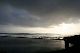 Donkere  wolken boven ' t Kuintje by Jan Mulder
