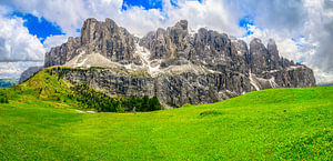 Sellagruppe vom Grödnerjoch aus gesehen in den Dolomiten