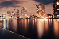 Abendfoto von hohen Gebäuden in Antwerpen