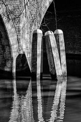 Cutting a tunnel near the Jacobibrug in Utrecht (black and white)