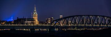 Nijmegen bij nacht van Henk Verheyen
